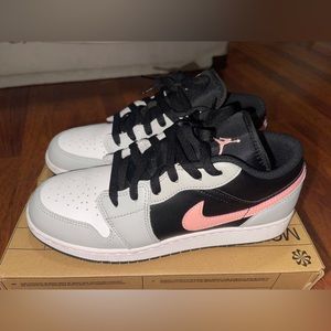 NIKE Jordan 1 Low Black Grey Pink - Size 8W